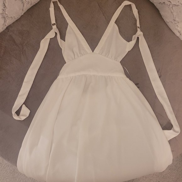 Nanamacs Sweet But Simple Tie Back Midi Dress (White) - Picture 6 of 7